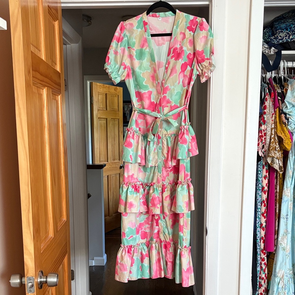 Elegant Floral Maxi Dress with Tie Waist and Ruffled Skirt